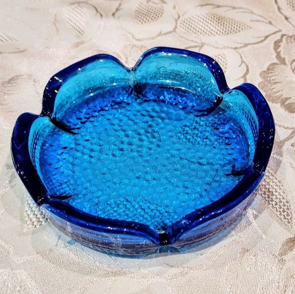 Blue Anchor Hocking VTG flower, bubble shape, Ashtray/dish/trinket.5" - Picture 2 of 7